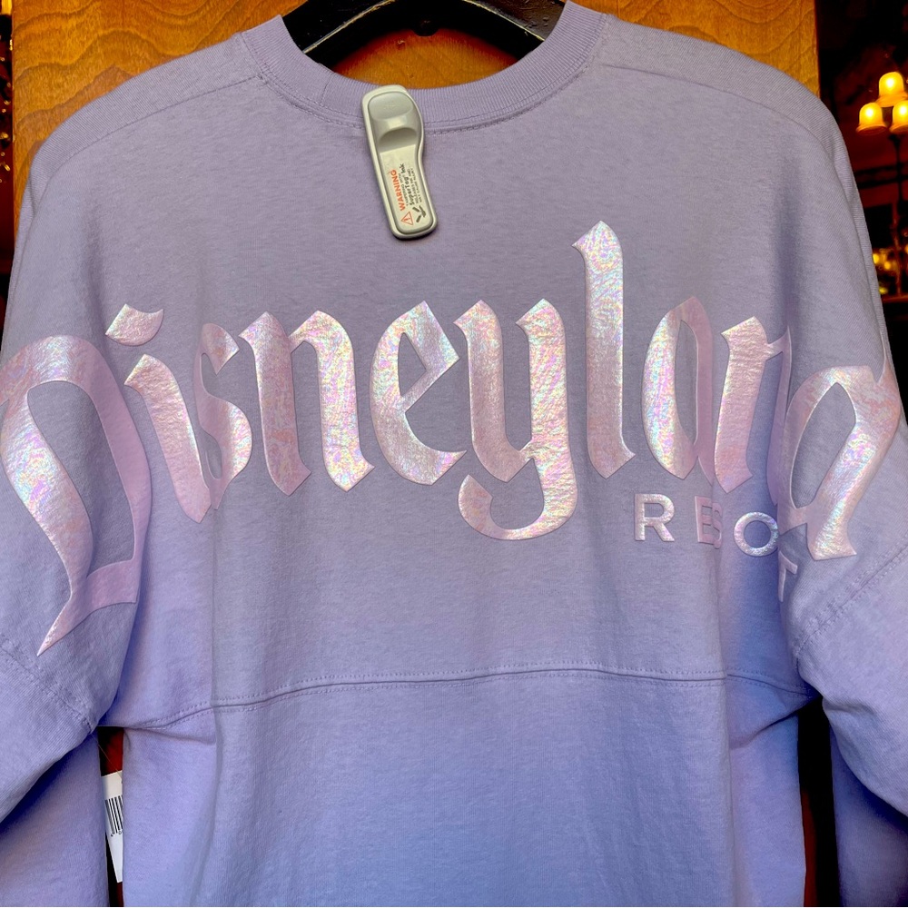 2025 Disneyland Opalescent Collection Summer Spirit Jersey Xlarge NWT 
Disney